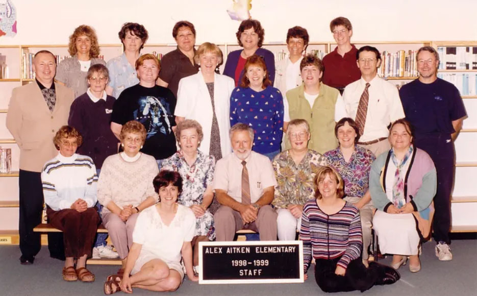 A photo of staff from 1998/1999